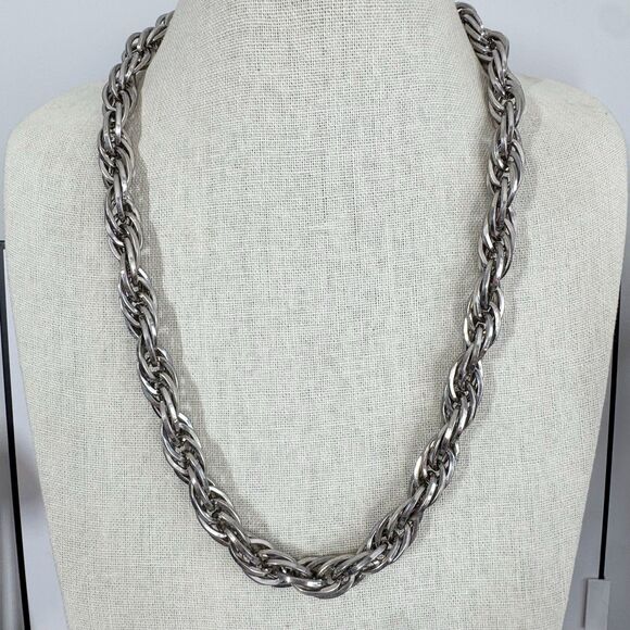 Large Chunky Silver Chain Necklace With Toggle Closure Mob Wife 27” - Picture 1 of 11